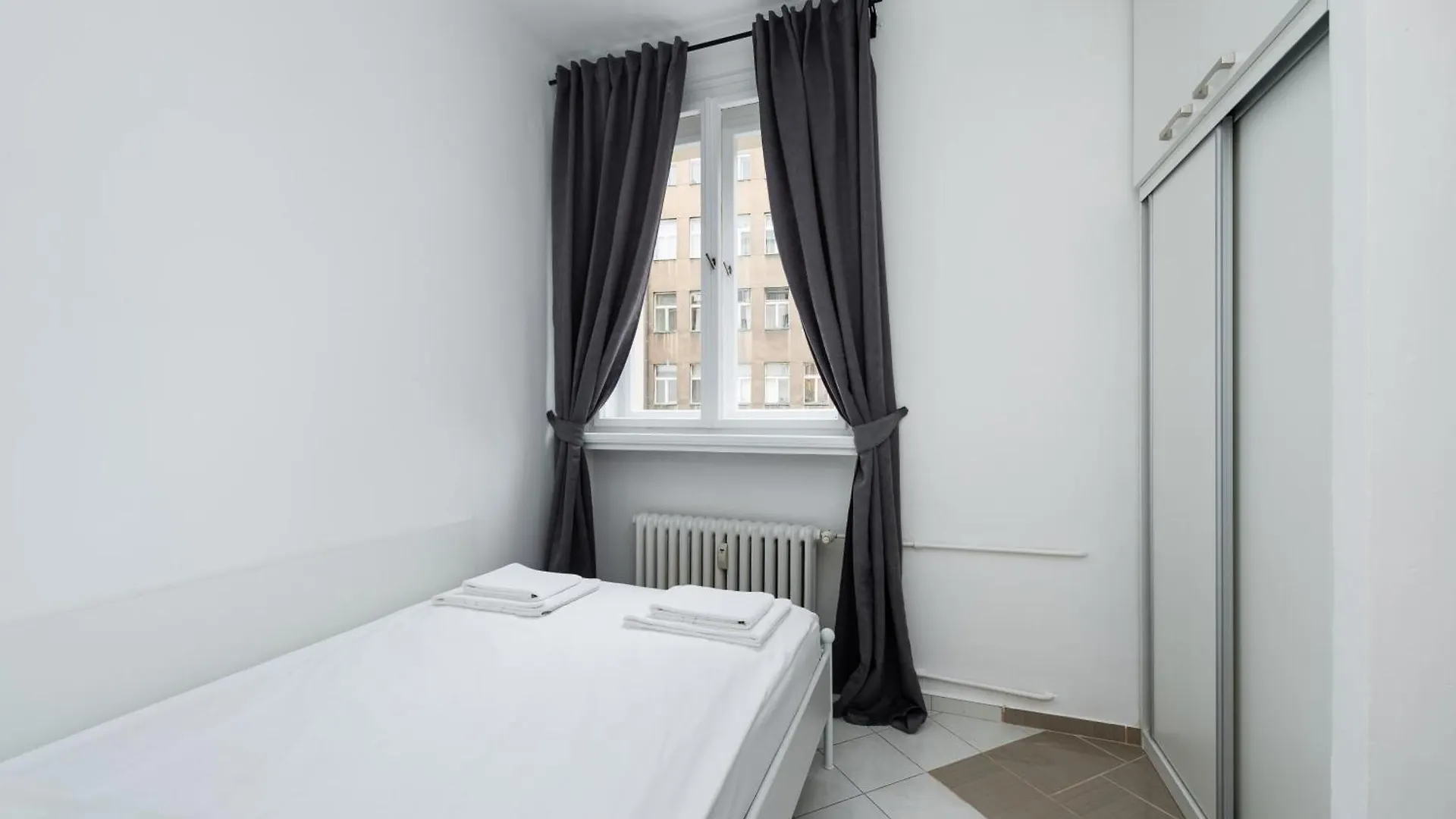 Affordable Stay Navratilova Prag Apartment